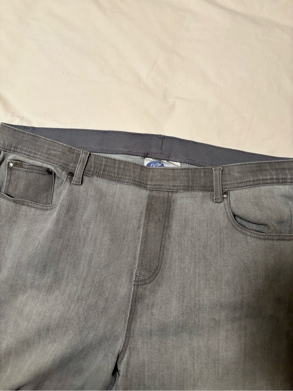 Diane Gilman Straight-Leg Jeans in Charcoal Gray